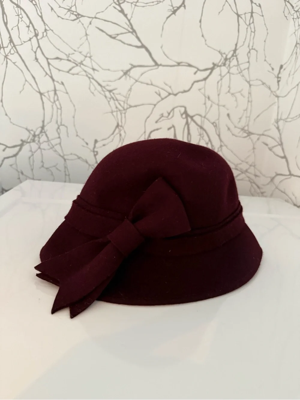 Brooks Brothers Vintage/Retro Women's 100% wool cloche hat - burgundy/maroon